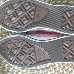 New! Pink Converse
